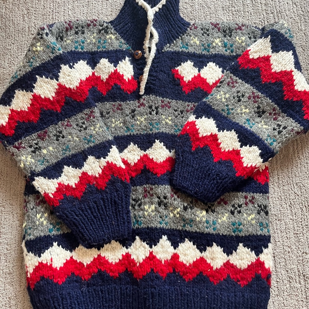100% wool handmade in Ecuador sweater button closure